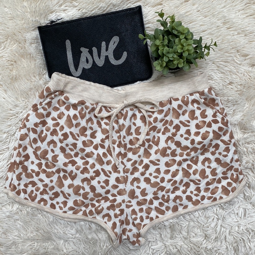 Twenty Second Leopard Lounge Shorts 💗 Cream & Tan